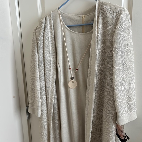 Elegant Cream Lace Overlay Dress Set - Picture 2 of 8